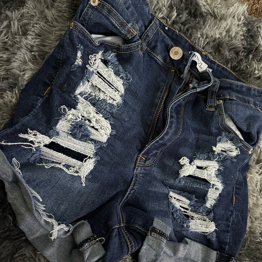 Dark denim, cuffed shorts!